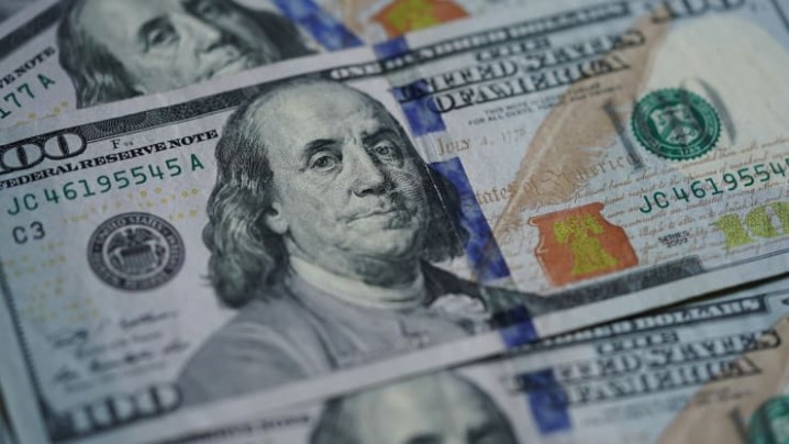 Dollar falls after Fed bolster lending and coronavirus fears ease
