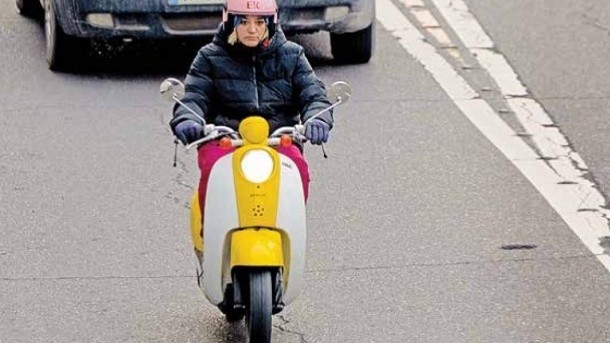 چراغ سبز به موتورسواری بانوان