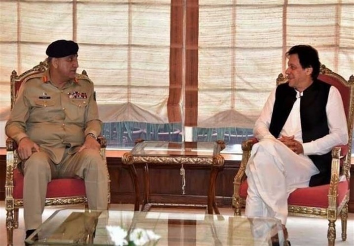دیدار نخست‌وزیر پاکستان با فرمانده ستاد ارتش این کشور که بلافاصله پس از درخواست وزیر امور خارجه کشورمان مبنی بر جدیت برای آزادسازی مرزبانان ربوده‌شده انجام شد، موجی از گمانه‌زنی‌ها را به‌وجود آورد.