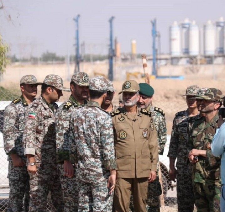 فرمانده کل ارتش از مواضع پدافندی نیروگاه اتمی بوشهر بازدید کرد