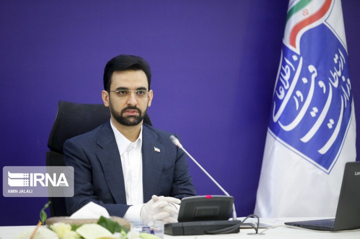 میگویند وزیر ارتباطات بیمبالات است، محاکمهاش کنید
