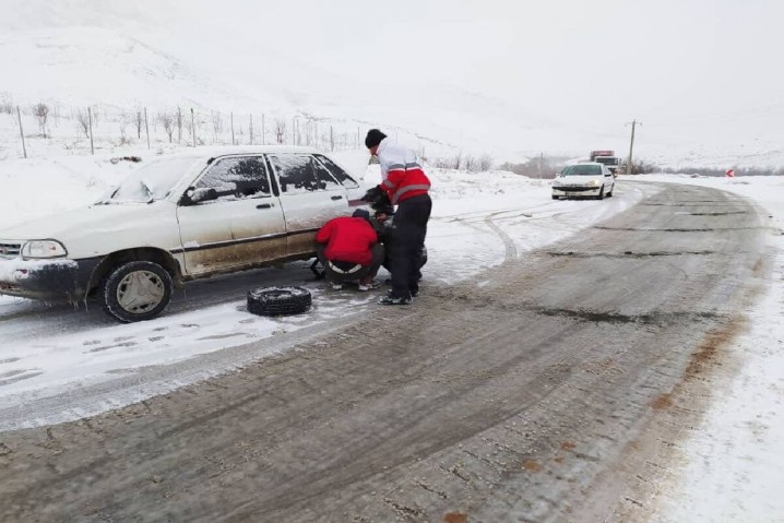 امدادرسانی به بیش از ۴ هزار مسافر زمستانی گرفتار در برف و کولاک