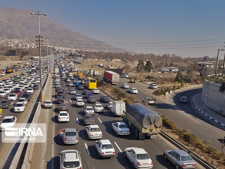 ترافیک سنگین در آزاد راه قزوین- کرج/ محور چالوس مسدود است