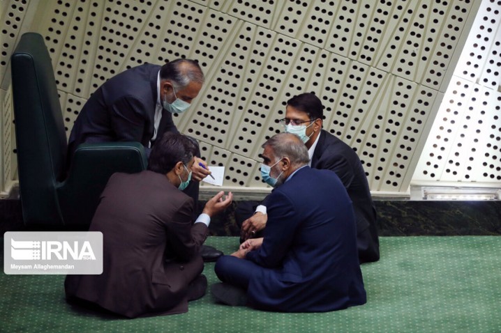 نعمت احمدی: شکایت مجلس از رییس جمهوری اقدامی سیاسی است