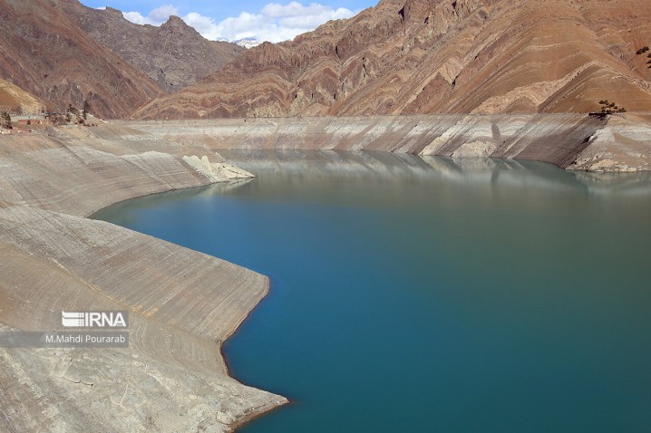 استاندار: وضعیت ذخایر سدهای تامینکننده آب تهران مناسب نیست