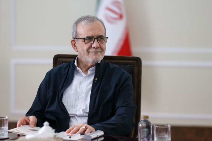 پزشکیان قهرمانی وزنه برداران کشورمان در رقابتهای جهانی نروژ را تبریک گفت