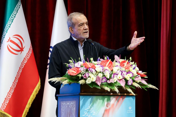 پزشکیان: موشک و انرژی هستهای را فرزندان ایران ساختند/ به نهضت «به سازِ مدرسه» میپیوندم