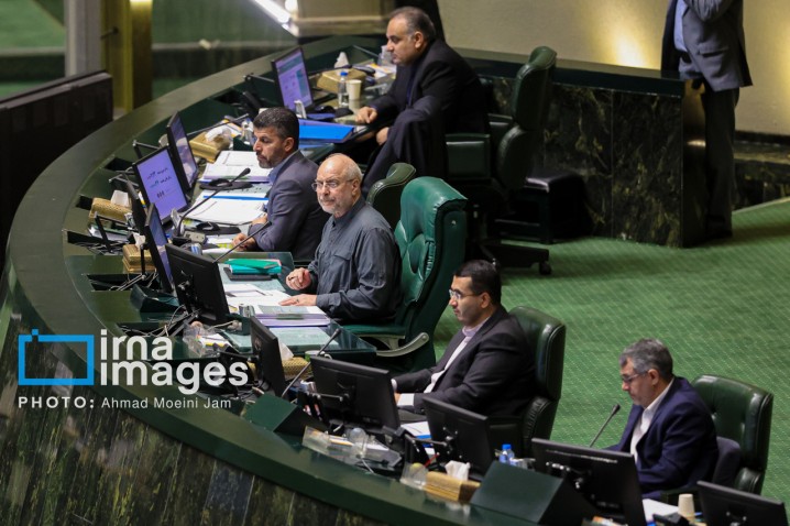 نمایندگان مجلس موضوع اعلام نرخ خرید و فروش ارز توسط بانک مرکزی را اصلاح کردند