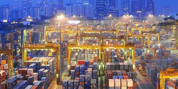 کاهش صادرات در نیمه نخست سال/ رشد ۱۵ درصدی واردات تراز تجاری را منفی کرد