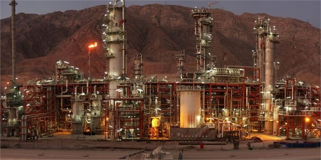 نتیجه خروج آمریکا از برجام، کاهش ۵۰۰ هزار بشکه‌ای صادرات نفت ایران
