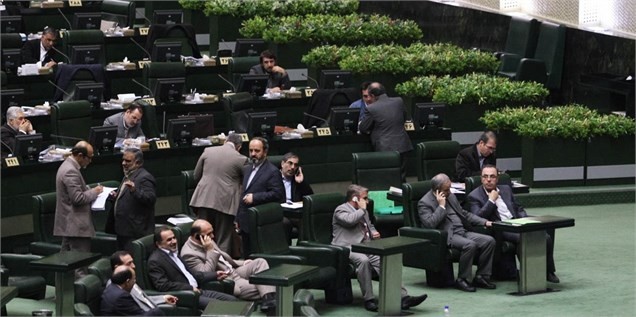 نشست مجلس با کرباسیان و سیف درباره بازار ارز
