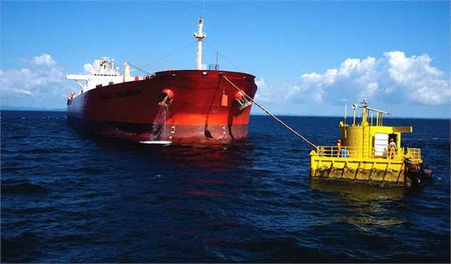 ایران ذخیره سازی نفت روی دریا را آغاز کرد