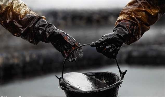 در معاملات امروز بازارها قیمت نفت پس از جهش ۲ درصدی دوباره افت کرد