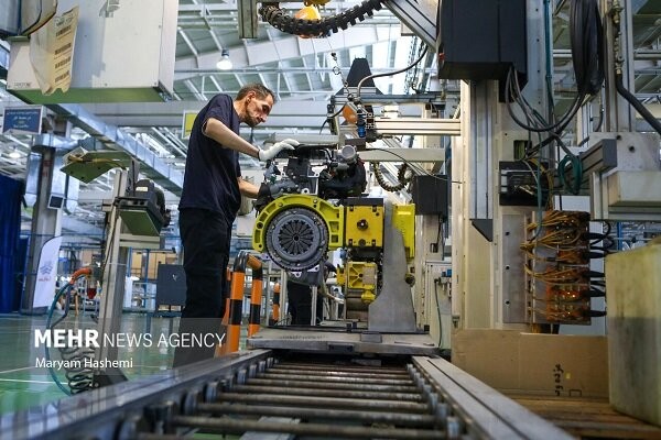 تحریمهای داخلی مخربتر از تحریمهای خارجی هستند