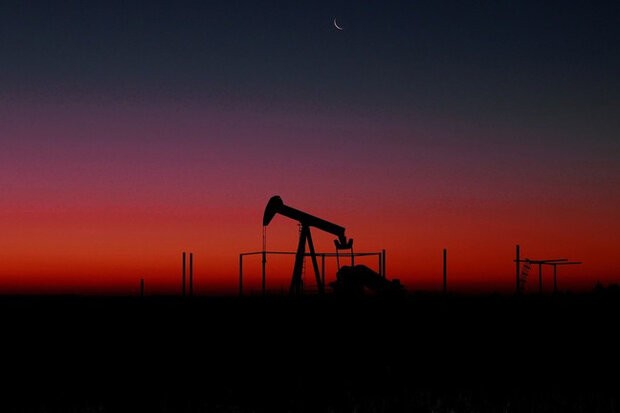قیمت نفت در بازارهای جهانی سقوط کرد