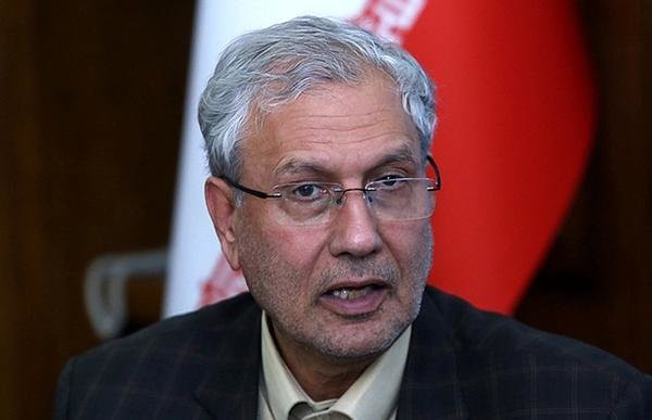این که گفته شود یک خانم با ۱۶ نفر در وزارت نفت در ارتباط بوده است بیان اسلامی نیست