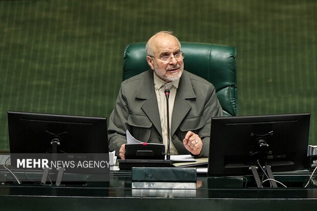 قالیباف: اولویت دولت و مجلس جلوگیری از نوسان ارز و پیش‌بینی بازار است