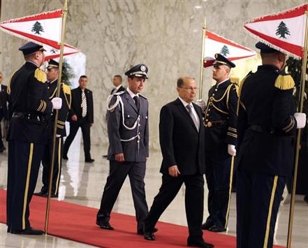 السفیر: ژنرال عون به ریاض و تهران سفر می کند