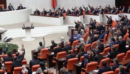 پارلمان ترکیه با تمدید سه ماهه وضعیت فوق العاده موافقت کرد