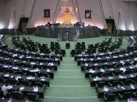 تشکر 220 نماینده از لاریجانی به دلیل دفاع از جایگاه مجلس