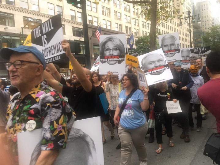 نیویورکی ها در اعتراض به حضور ترامپ در سازمان ملل به خیابان ها ریختند
