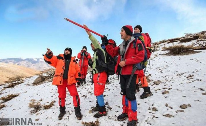 اعزام 36 تیم پیاده به کوه‌های دنا برای انتقال پیکرهای جانباختگان سقوط هواپیما