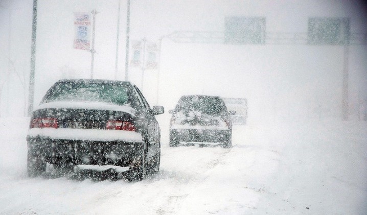 سازمان مدیریت بحران: شهروندان از سفرهای غیرضروری درجاده های برف گیر خودداری کنند