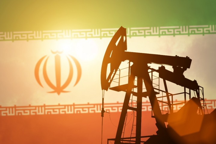 رویترز: 2 شرکت نفتی هند، آبان ماه از ایران نفت می خرند