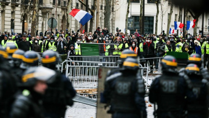 بازگشت جلیقه زردها به زور آزمایی خیابانی در فرانسه