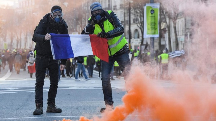 پارلمان فرانسه قانون جدیدی برای مهار اعتراضات مردمی تصویب کرد