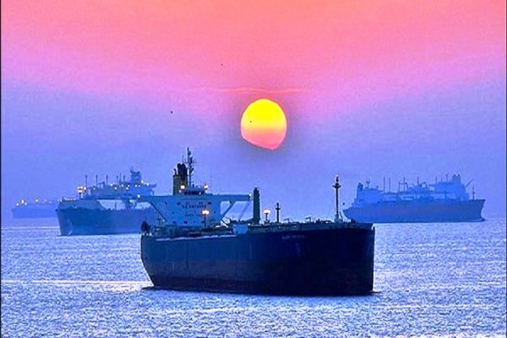 آمریکا معافیت 4 کشور را برای خرید نفت ایران تمدید می کند