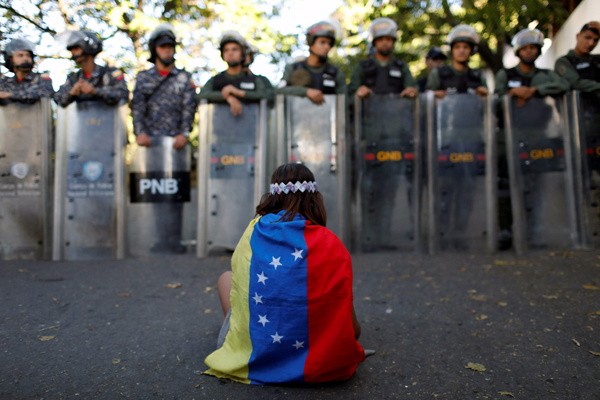 دلایل ناآرامی‌ها در ونزوئلا/ ۲ سناریوی آمریکا برای سقوط مادورو