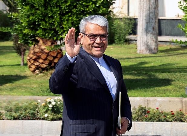 هیچ تصمیمی درباره قیمت بنزین گرفته نشده است