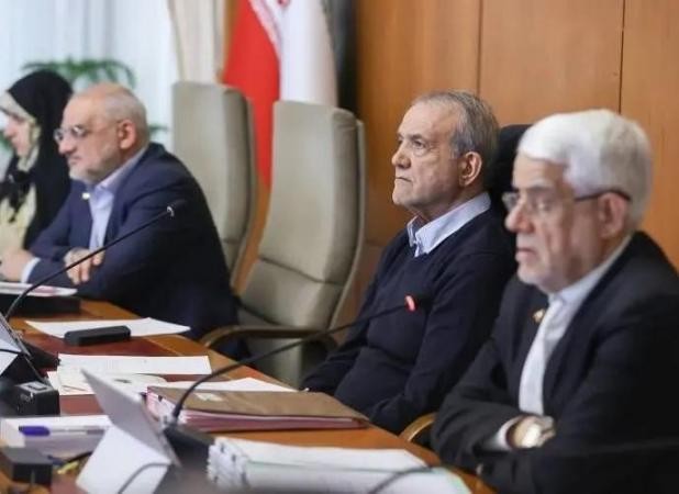 واکنش پزشکیان به احتمال حذف نیروهای دولت!