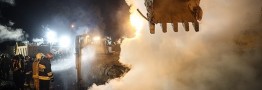 وضعیت در شمالغربی پلاسکو بحرانی است/ با آهن مذاب روبهرو شدیم/انتقال بیش از ۱۸ هزار تن آوار