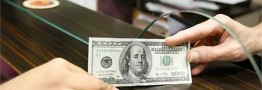 صرافیها: عرضه ارز پتروشیمیها قطرهچکانی است