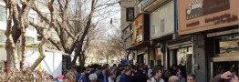 گزارش از خیابانی که در آن همه فروشنده دلار هستند