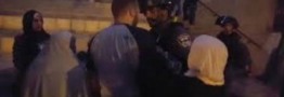 درگیری نظامیان صهیونیست با نمازگزاران در اطراف مسجد الاقصی/زخمی شدن شیخ عکرمه صبری
