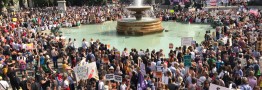 ترامپ مایه ننگ و فلاکت جهان است