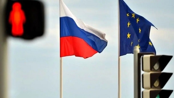 پیشنهاد اتحادیه اروپا برای ممنوعیت دائم خرید نفت روسیه