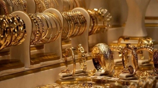 ریزش قیمت دلار و سکه در بازار