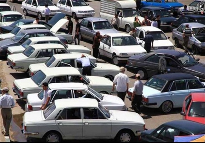 قیمت خودرو باید کاهش یابد
