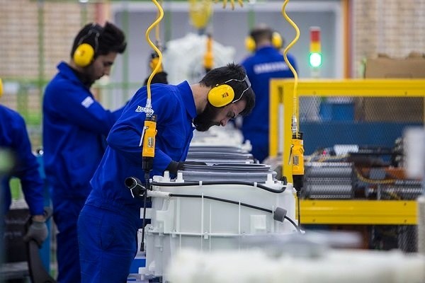 بستر صادرات کالاها و خدمات فنی و مهندسی در کشور عراق فراهم است/ راه اندازی زنجیره ارزش کارخانهسازی را دنبال میکنیم