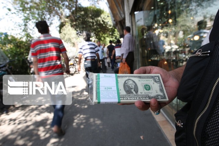 مقاومت در مقابل کاهش قیمت دلار