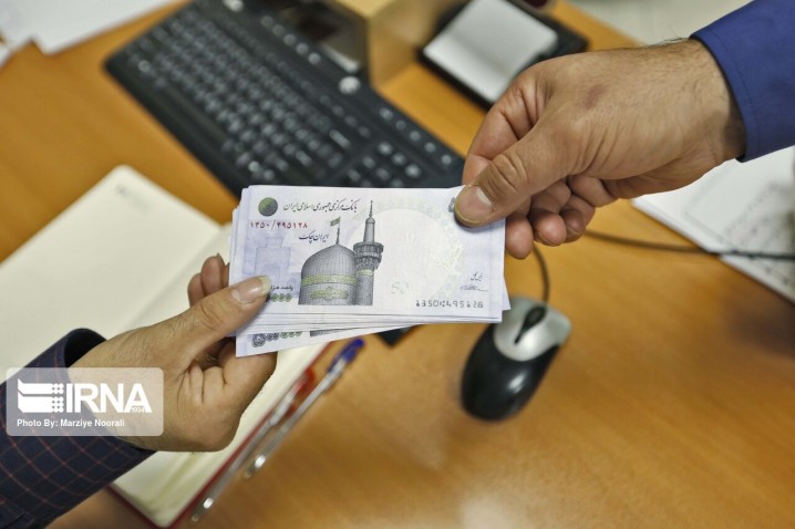 حمایتهای کرونایی ۱۰۰ و ۱۲۰ هزار تومانی به چه کسانی پرداخت میشود؟