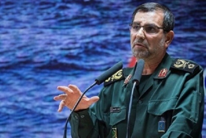 دریادار تنگسیری: دشمن را قبل از نزدیک شدن به جزایر منهدم می‌کنیم