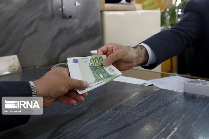 پتروشیمیها امسال ۳۰ درصد ارز صادراتی را برنگرداندند