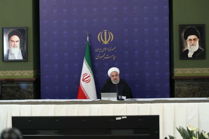 روحانی: به زودی در تولید کیتهای آزمایشگاهی کرونا خودکفا میشویم