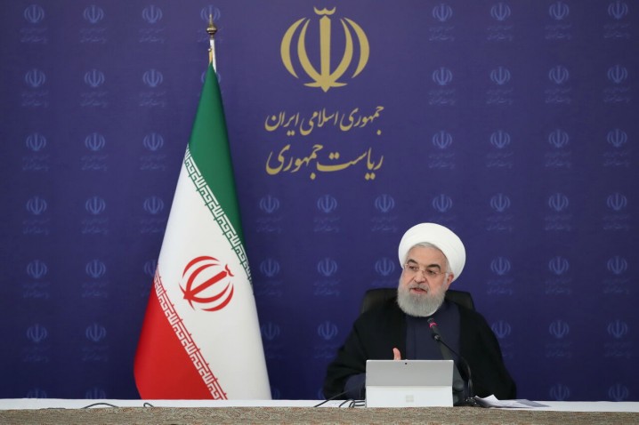 روحانی: طرح فاصلهگذاری هوشمند اجتماعی به صورت پلکانی اجرا میشود