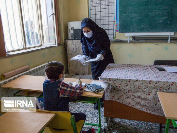 واکسیناسیون معلمان از ضروریات بازگشایی مدارس